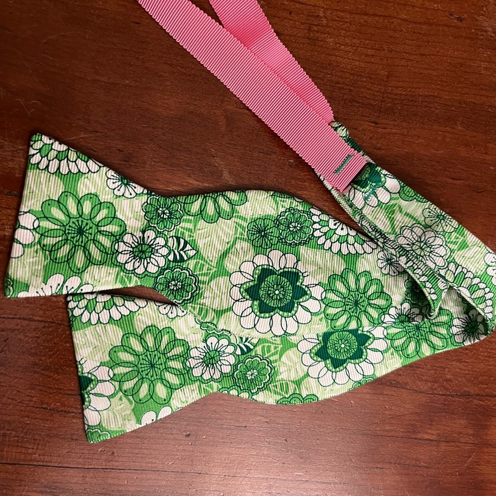 Lilly Pulitzer Men’s Silk Bow Tie